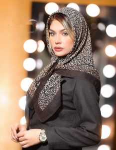 روسری سیا اسکارف